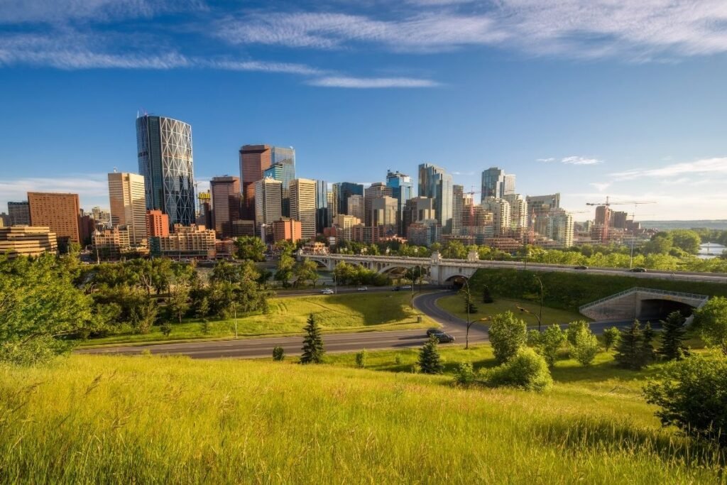 مميزات الهجرة إلى مقاطعة ألبرتا الكندية