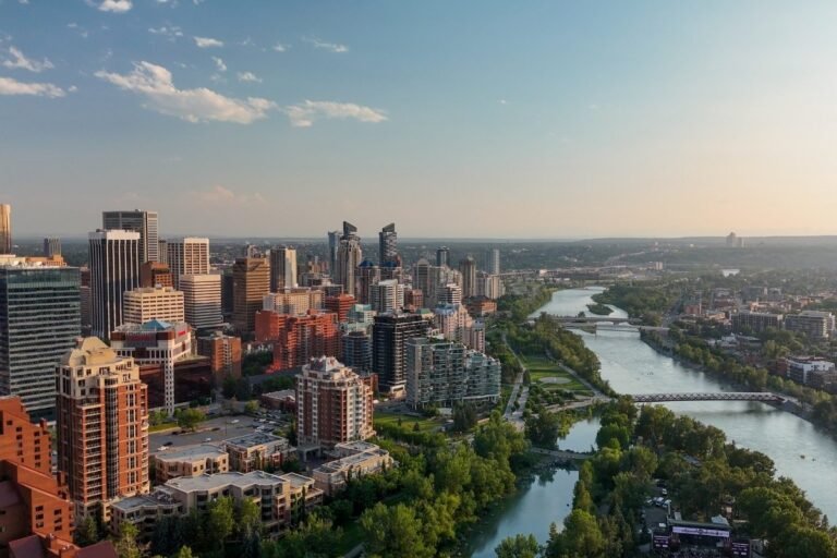 الهجرة إلى مقاطعة ألبرتا الكندية: أرخص وأأمن مقاطعة كندية للاستقرار والعمل بشكل دائم